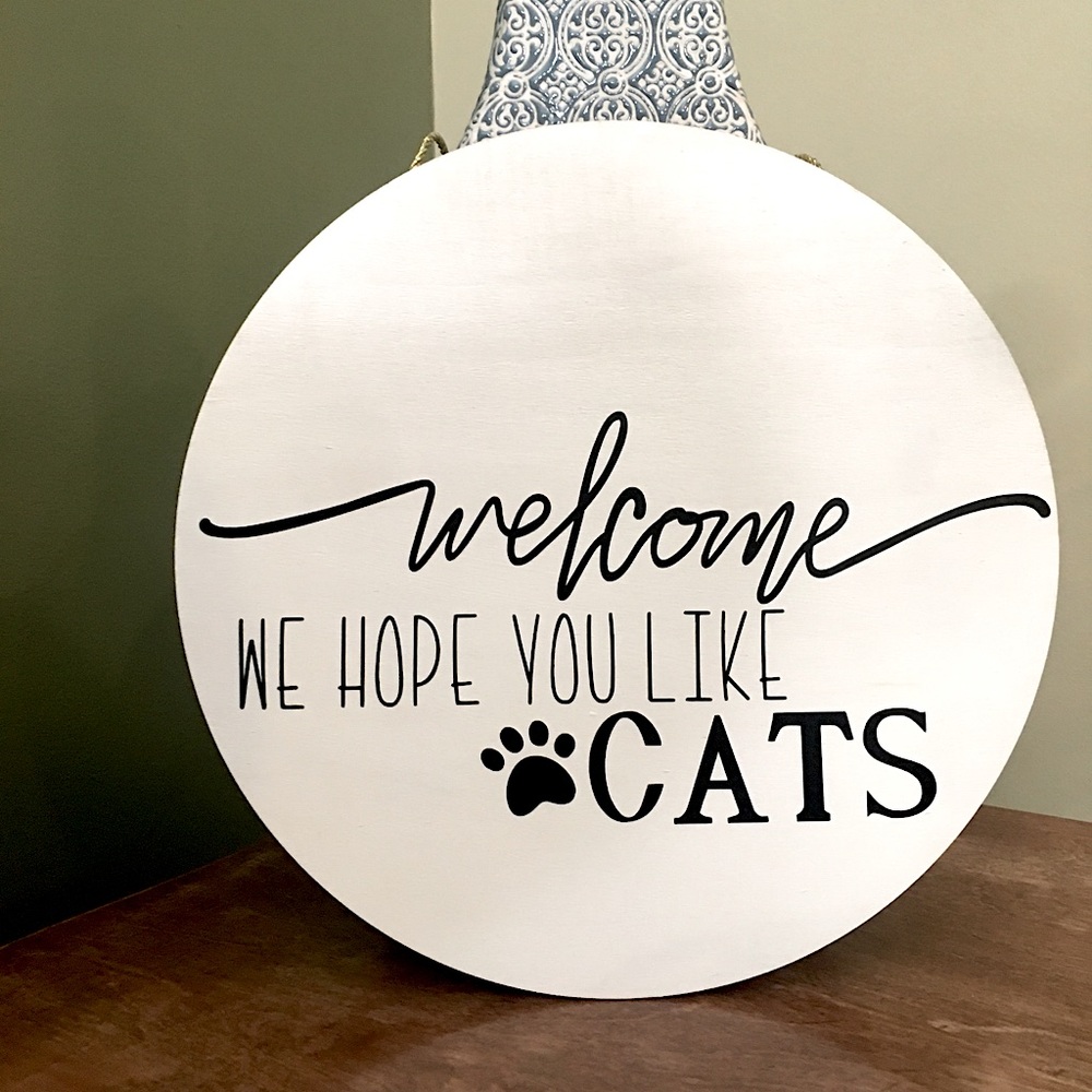 HOST PICK‼️Circle Wood Welcome Sign- CATS🐱
